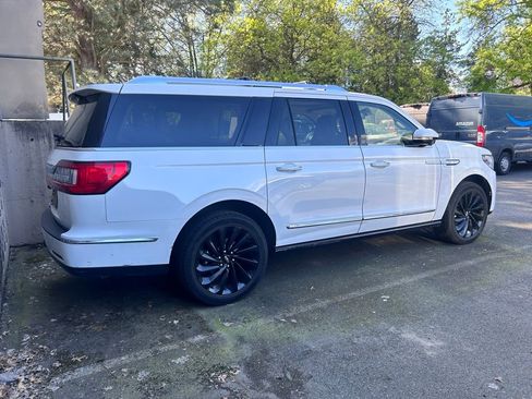 Used 2020 Lincoln Navigator L Reserve w/ Equipment Group 208A Reserve AWD/4WD image 2