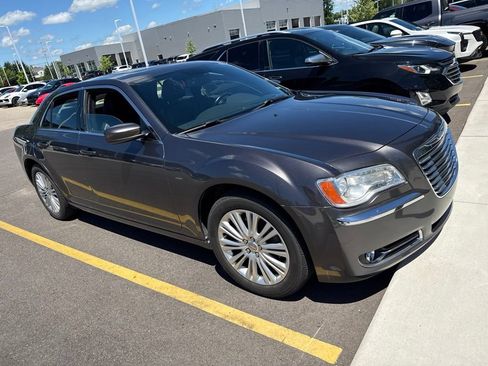 Used 2014 Chrysler 300 AWD w/ Driver Convenience Group image 3