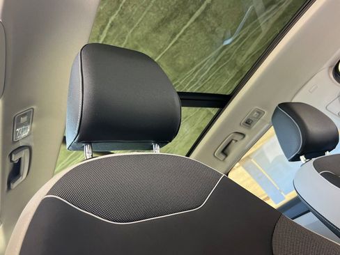 New 2026 Volkswagen Taos SE FWD image 17