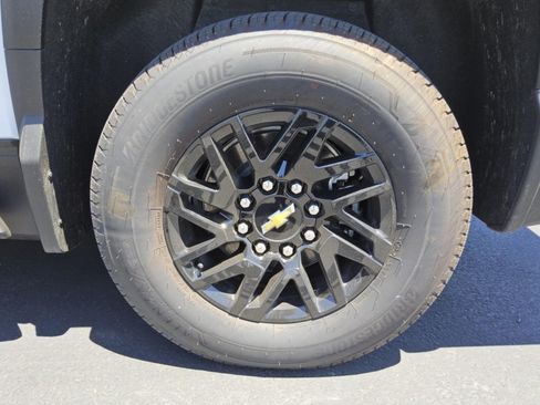 Used 2026 Chevrolet Silverado EV LT AWD/4WD image 15