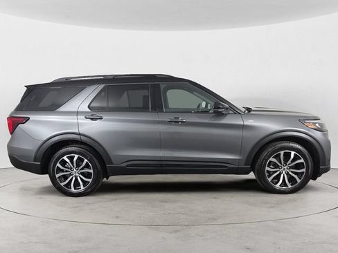 Used 2026 Ford Explorer ST-Line AWD/4WD image 4