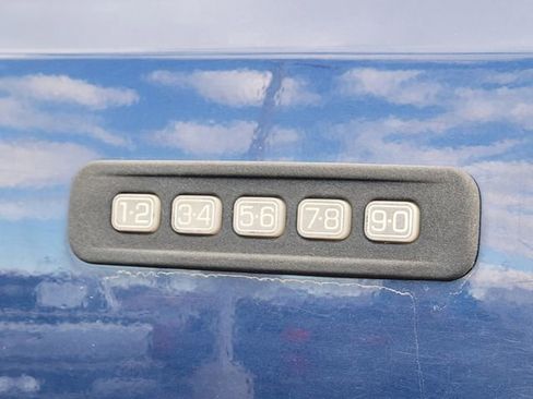 Used 2011 Ford F250 Lariat w/ Lariat Interior Pkg image 15