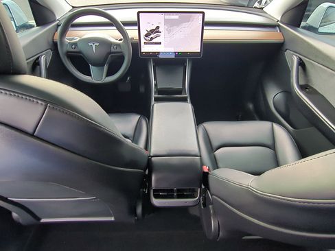 Used 2021 Tesla Model Y Long Range image 24