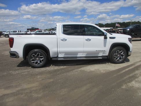 New 2026 GMC Sierra 1500 SLT w/ SLT Premium Package AWD/4WD image 3