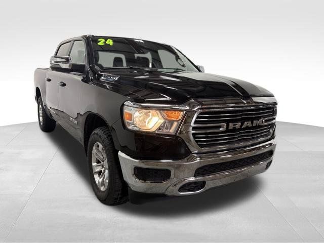 Used 2024 RAM 1500 Laramie AWD/4WD image 6