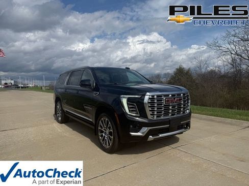 Used 2025 GMC Yukon XL Denali w/ Sun & Power Step Package image 1