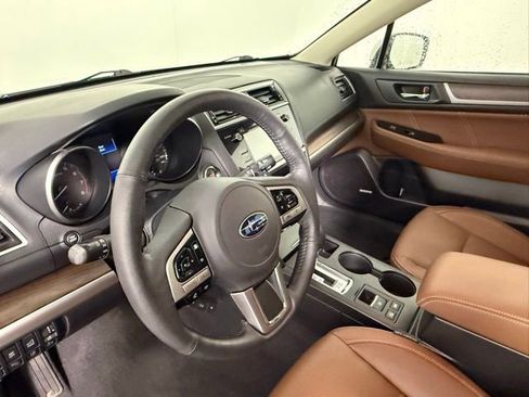 Used 2017 Subaru Outback 2.5i Touring AWD/4WD image 16