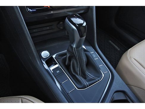Used 2022 Volkswagen Tiguan SE FWD image 28