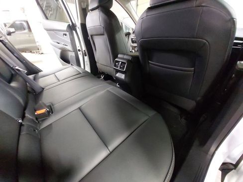 Certified 2025 Nissan Murano SV w/ Cargo Package AWD/4WD image 11