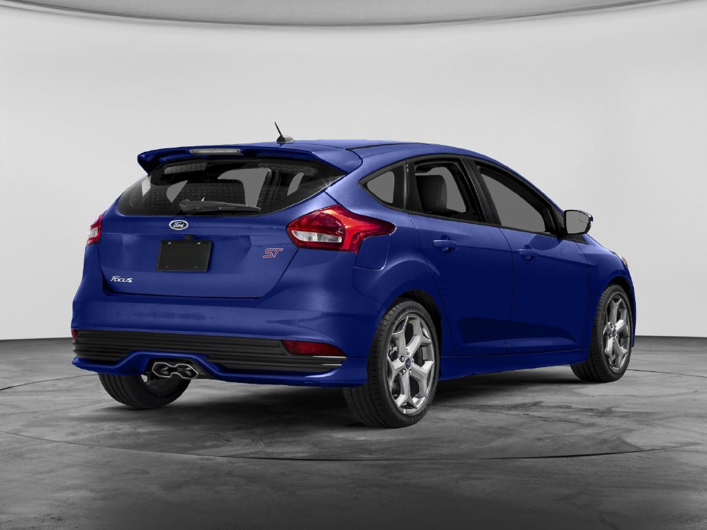 Used 2015 Ford Focus ST w/ Equipment Group 401A FWD image 2
