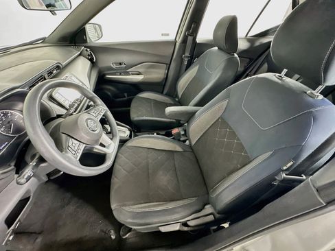 Used 2018 Nissan Kicks SV FWD image 13