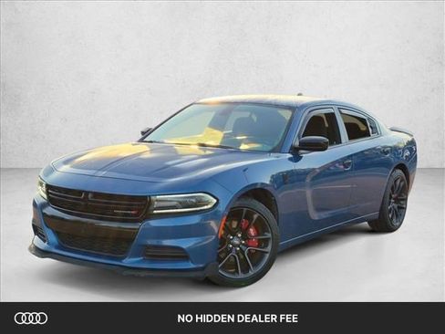 Used 2021 Dodge Charger SXT w/ Blacktop Package RWD image 1