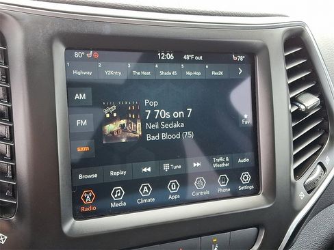 Used 2021 Jeep Cherokee Latitude Lux 80th Anniv w/ Quick Order Package 26U 80TH image 18