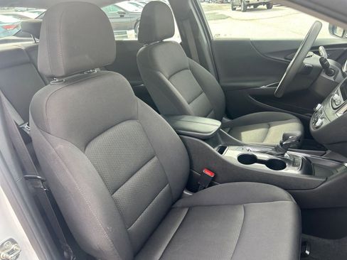 Used 2024 Chevrolet Malibu LT image 36