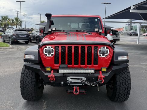Used 2020 Jeep Gladiator Sport w/ Quick Order Package 24S AWD/4WD image 3