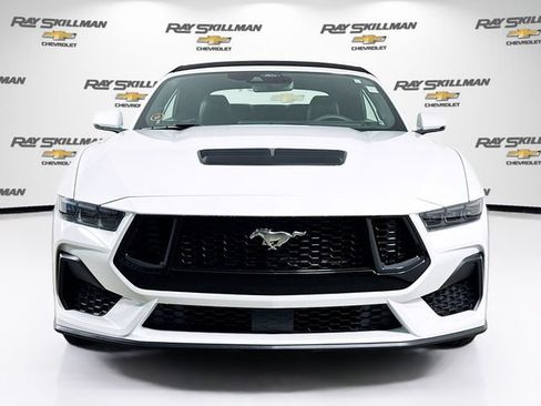 Used 2025 Ford Mustang GT Premium RWD image 2