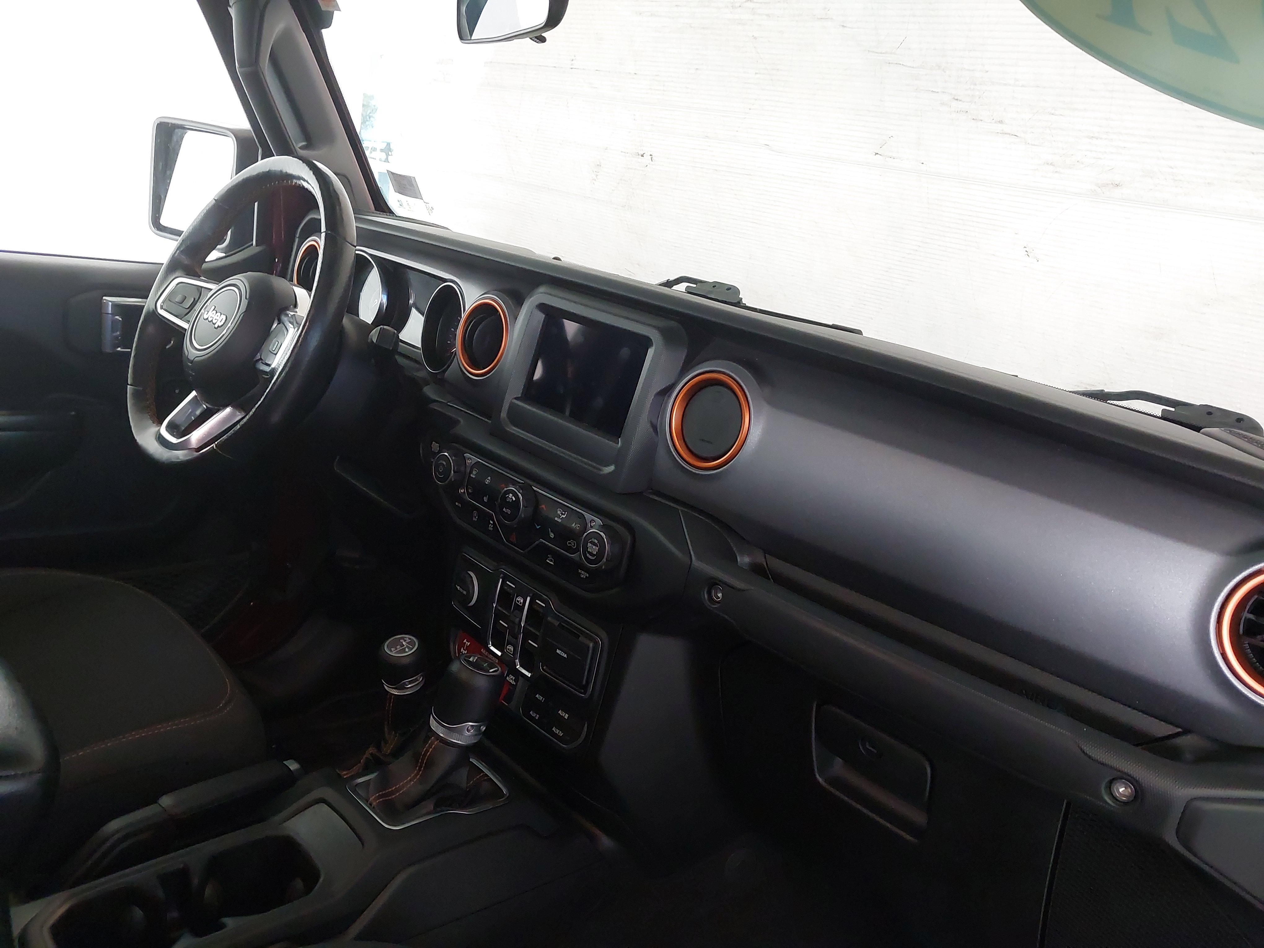 Used 2021 Jeep Gladiator Mojave w/ Cold Weather Group AWD/4WD image 29