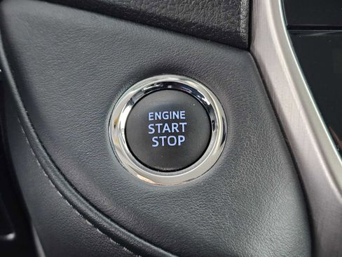 Used 2019 Toyota Land Cruiser image 29