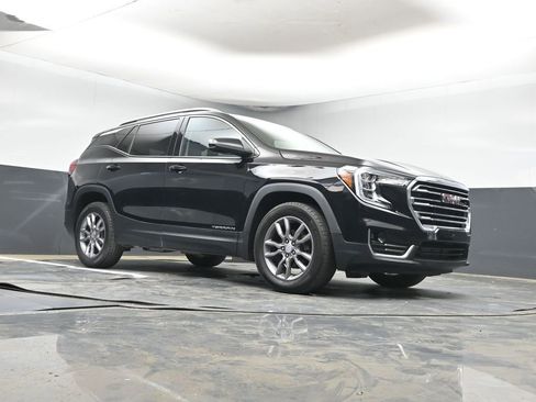 Used 2023 GMC Terrain SLT image 15