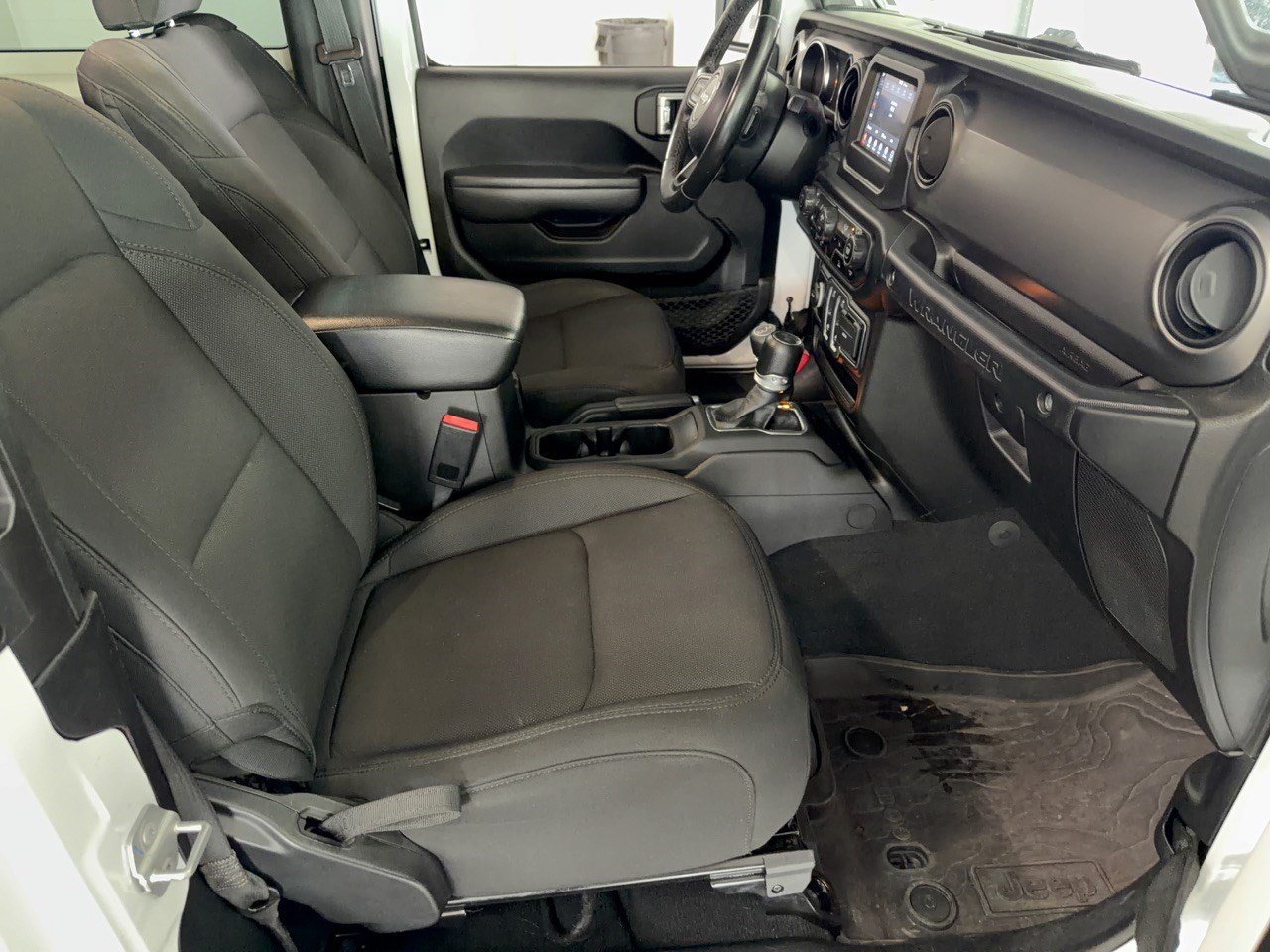 Used 2022 Jeep Wrangler Sport AWD/4WD image 30