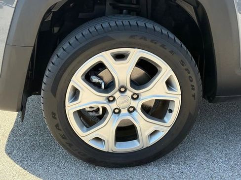 Used 2022 Jeep Renegade Limited image 7