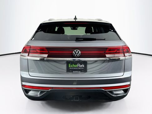 Used 2025 Volkswagen Atlas Cross Sport SE FWD image 7