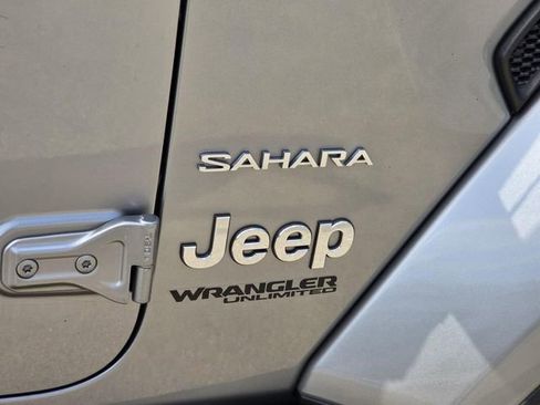 Used 2020 Jeep Wrangler Unlimited Sahara AWD/4WD image 7