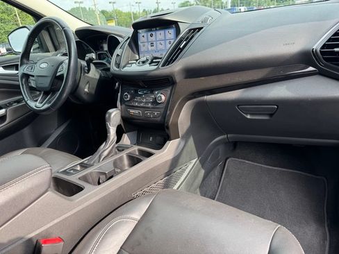 Certified 2017 Ford Escape Titanium FWD image 11