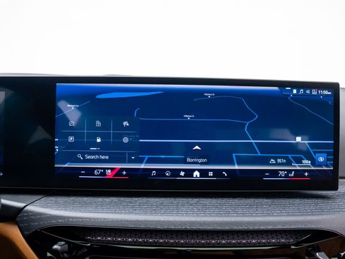 Certified 2025 BMW 330i xDrive Sedan AWD/4WD image 25