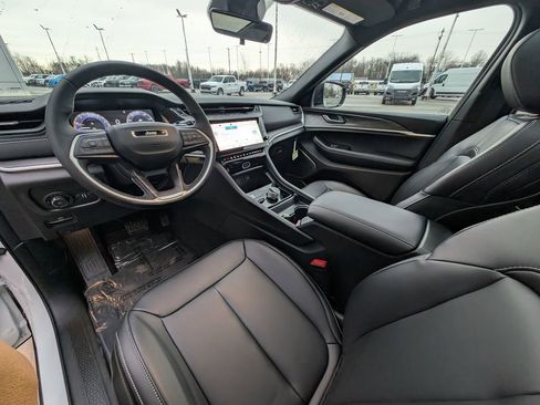 New 2026 Jeep Grand Cherokee L Limited image 2