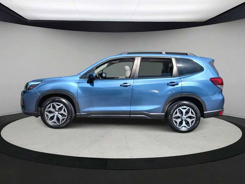 Used 2020 Subaru Forester Premium AWD/4WD image 5