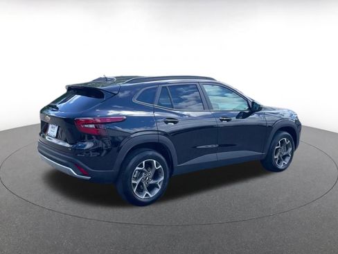 Used 2025 Chevrolet Trax LT w/ LT Convenience Package image 14