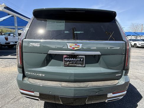 Used 2025 Cadillac Escalade Premium Luxury w/ Touring Package image 6