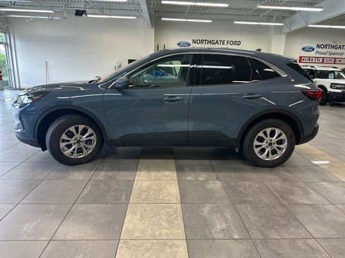Used 2023 Ford Escape Active w/ Tech Pack #2 AWD/4WD image 12