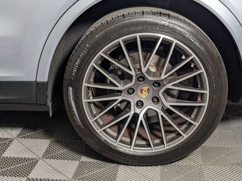 Certified 2022 Porsche Cayenne Coupe AWD/4WD image 12