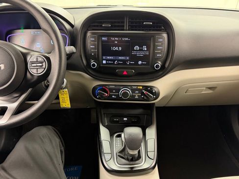 Used 2024 Kia Soul LX image 24