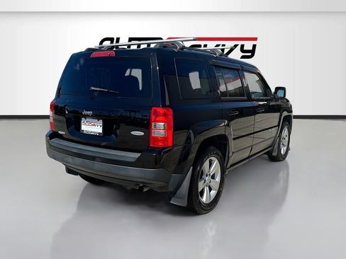 Used 2017 Jeep Patriot Latitude FWD image 7