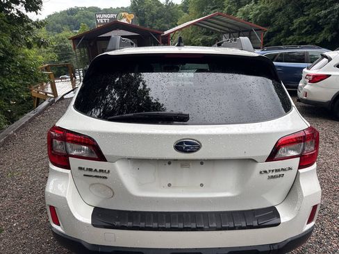Used 2016 Subaru Outback 3.6R Limited AWD/4WD image 4