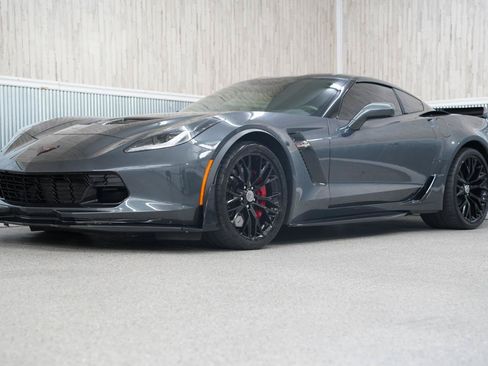 Used 2018 Chevrolet Corvette Z06 RWD image 4