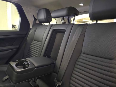 Used 2023 Land Rover Discovery Sport SE image 18