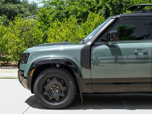 New 2026 Land Rover Defender 110 Trophy Edition AWD/4WD image 12
