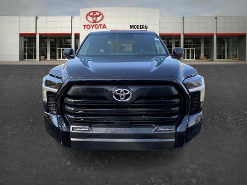 Used 2022 Toyota Tundra SR5 w/ Convenience Package image 2