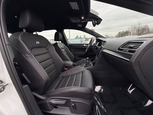 Used 2019 Volkswagen Golf R 4-Door image 24