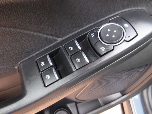 Certified 2025 Ford Escape SE FWD image 11