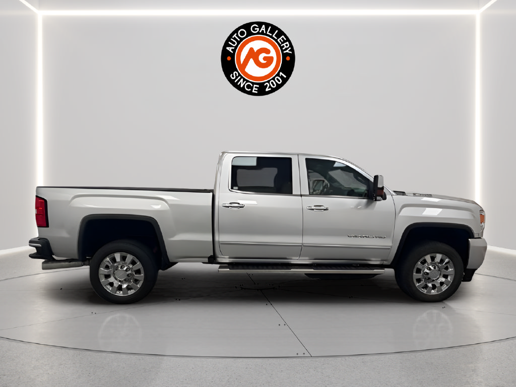 Used 2019 GMC Sierra 2500 Denali w/ Duramax Plus Package AWD/4WD image 2
