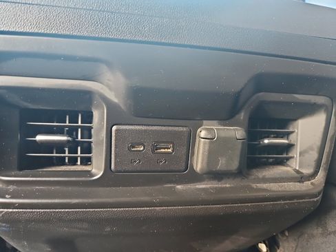 Used 2021 Chevrolet Silverado 1500 LT Trail Boss w/ Convenience Package II image 23