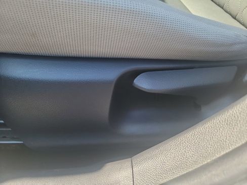 Used 2023 Toyota Corolla LE FWD image 25