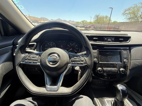 Used 2020 Nissan Rogue S FWD image 21