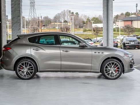 Used 2019 Maserati Levante GranLusso image 56
