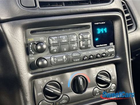Used 1999 Chevrolet Corvette Coupe RWD image 18
